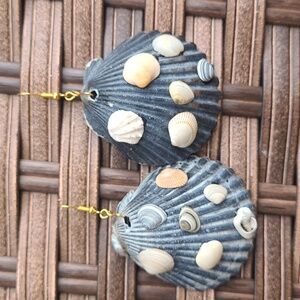 Shell earrings